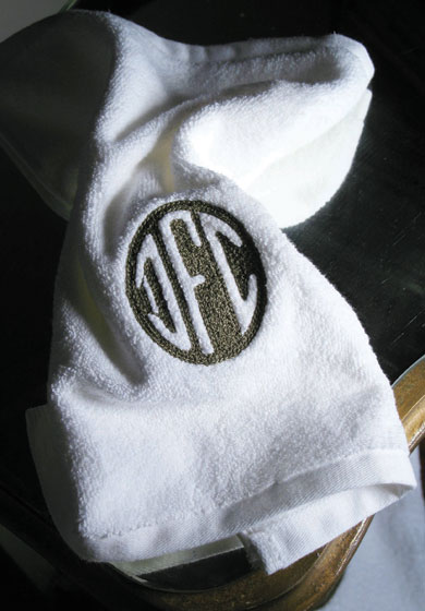Leron Linens Bespoke Bath Towels Vacant Round Monogram