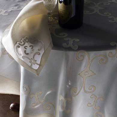 leron-linens-bespoke-table-linens-isabella_390x390_acf_cropped