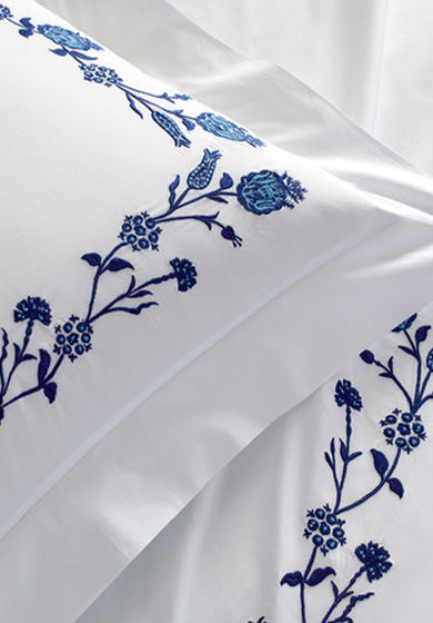 Leron-Linens-Couture-Bed-Toile-Bloom-Main