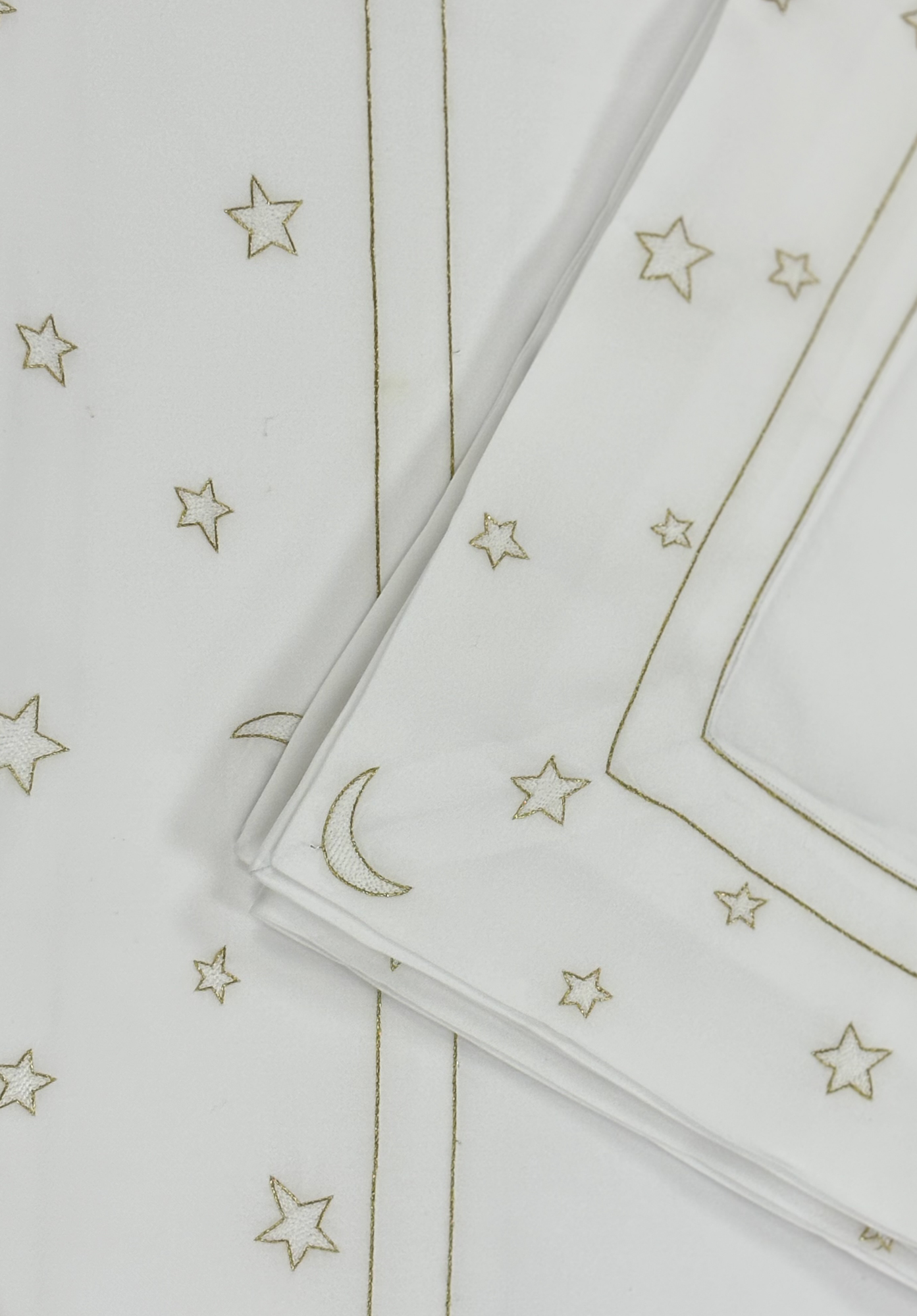 Leron-Linens-Moon-Stars