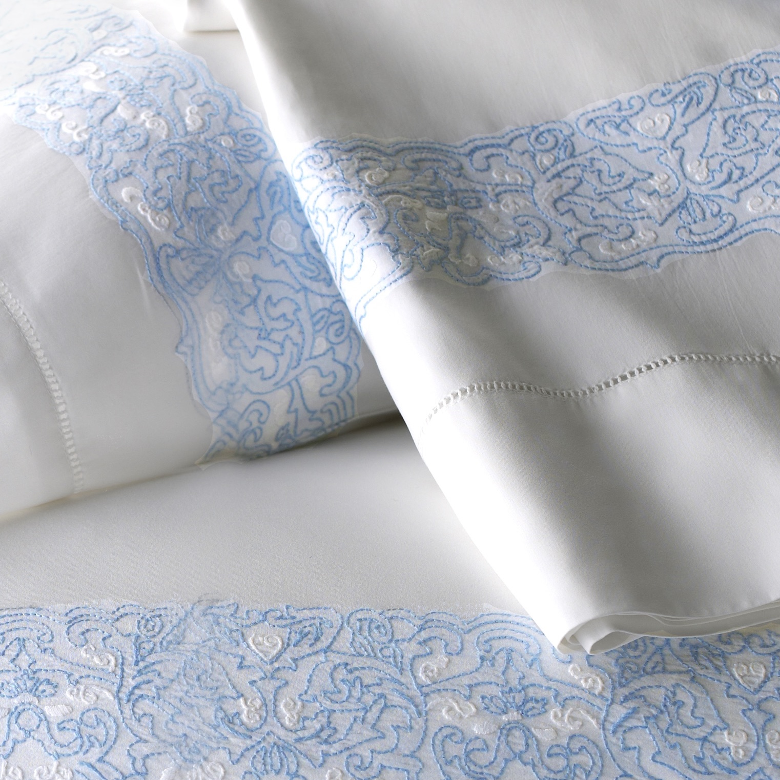 Leron-Linens-Petite-Juliet-Bed-Linens
