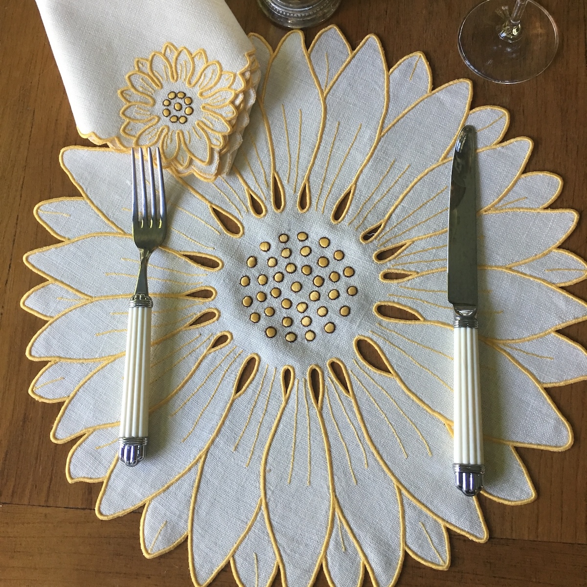 Leron-Linens-Luxury-Linens-Flower-Show